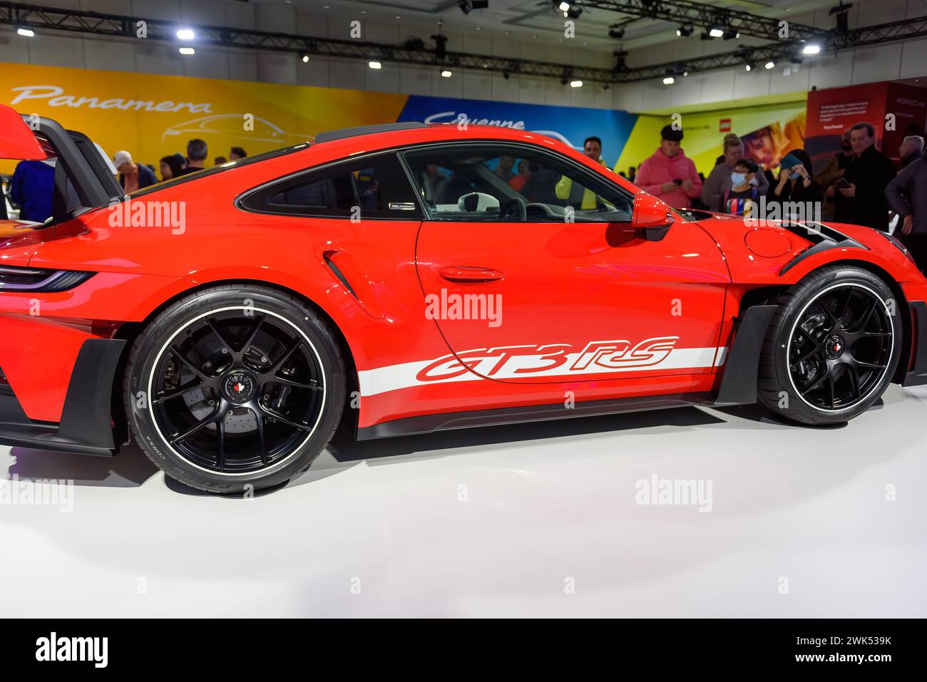 Porsche GT3 RS rouge et blanc, édition spéciale véhicule ou voiture aux couleurs du drapeau du Canada Banque D'Images