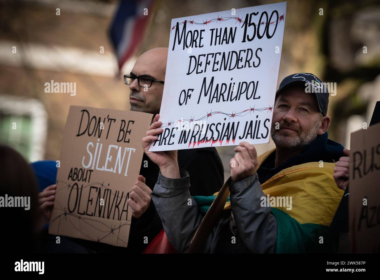 Londres, Royaume-Uni. 18 février 2024. Les manifestants et partisans ukrainiens poursuivent leurs manifestations hebdomadaires à Westminster, en face de Downing Street, contre l'invasion russe en cours de leur patrie. Le 24 février 2022, la Russie envahit l'Ukraine dans une escalade de la guerre russo-ukrainienne qui débuta en 2014. Crédit : Guy Corbishley/Alamy Live News Banque D'Images