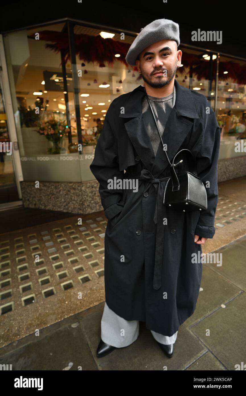 Londres, Royaume-Uni. 18 février 2024. Les participants au Kazna Asker pourront assister à une présentation British-Yéménite intitulée "What Are We Fighting for?". Crédit : Voir Li/Picture Capital/Alamy Live News Banque D'Images