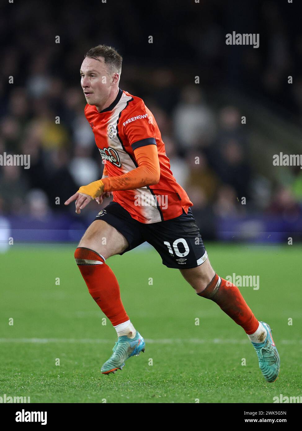 Luton, Royaume-Uni. 18 février 2024. Cauley Woodrow de Luton Town lors du match de premier League à Kenilworth Road, Luton. Le crédit photo devrait se lire comme suit : David Klein/Sportimage crédit : Sportimage Ltd/Alamy Live News Banque D'Images