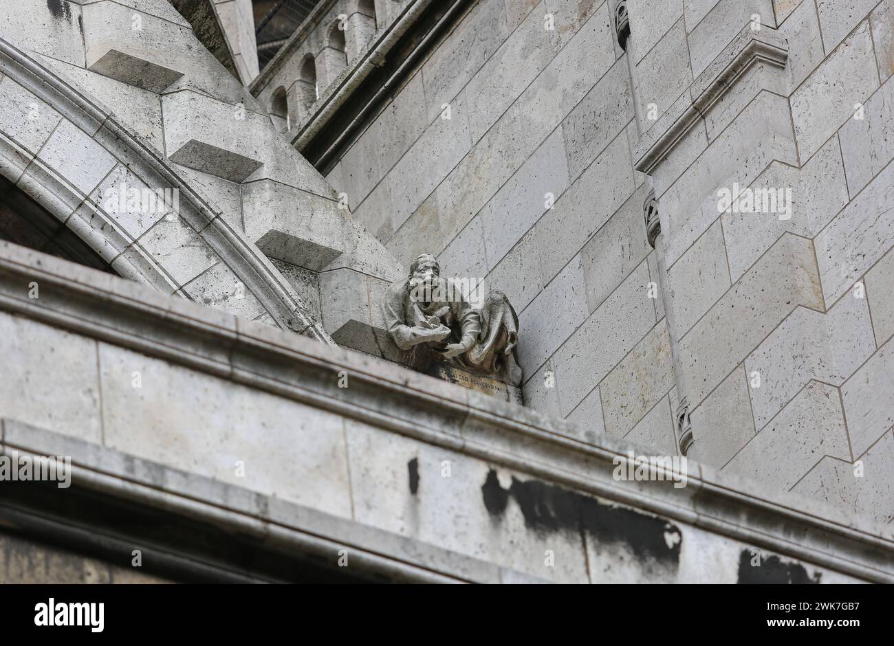 Basilique du Sacré-cœur, Montmartre, Paris : statue inconnue de « Pere Rifaud », un tonneau et entrepreneur qui a participé à la construction du Sacré-cœur Banque D'Images