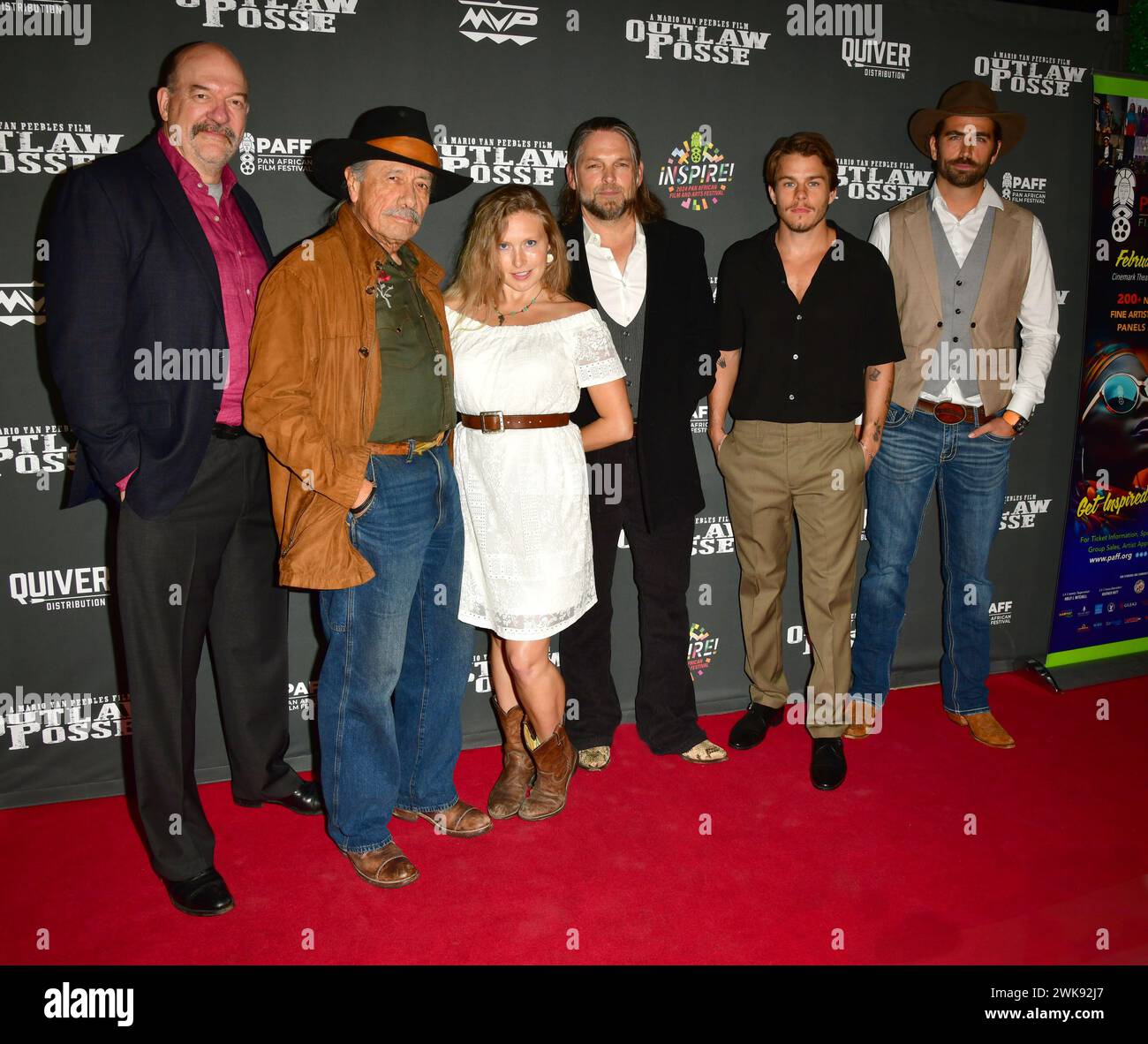 Los Angeles, Californie 18 février 2024. John Carrol Lynch, Edward James Olmos, Cheyenne Mikkelsen, Brian Presley, Jake Manley, Swen Temmel lors de la 32e édition annuelle du Pan African film & Arts Festival projection première de 'Outlaw Posse' au Cinemark BHC à Los Angeles, Californie, le 18 février 2024. Crédit : Koi Sojer/Media Punch/Alamy Live News Banque D'Images