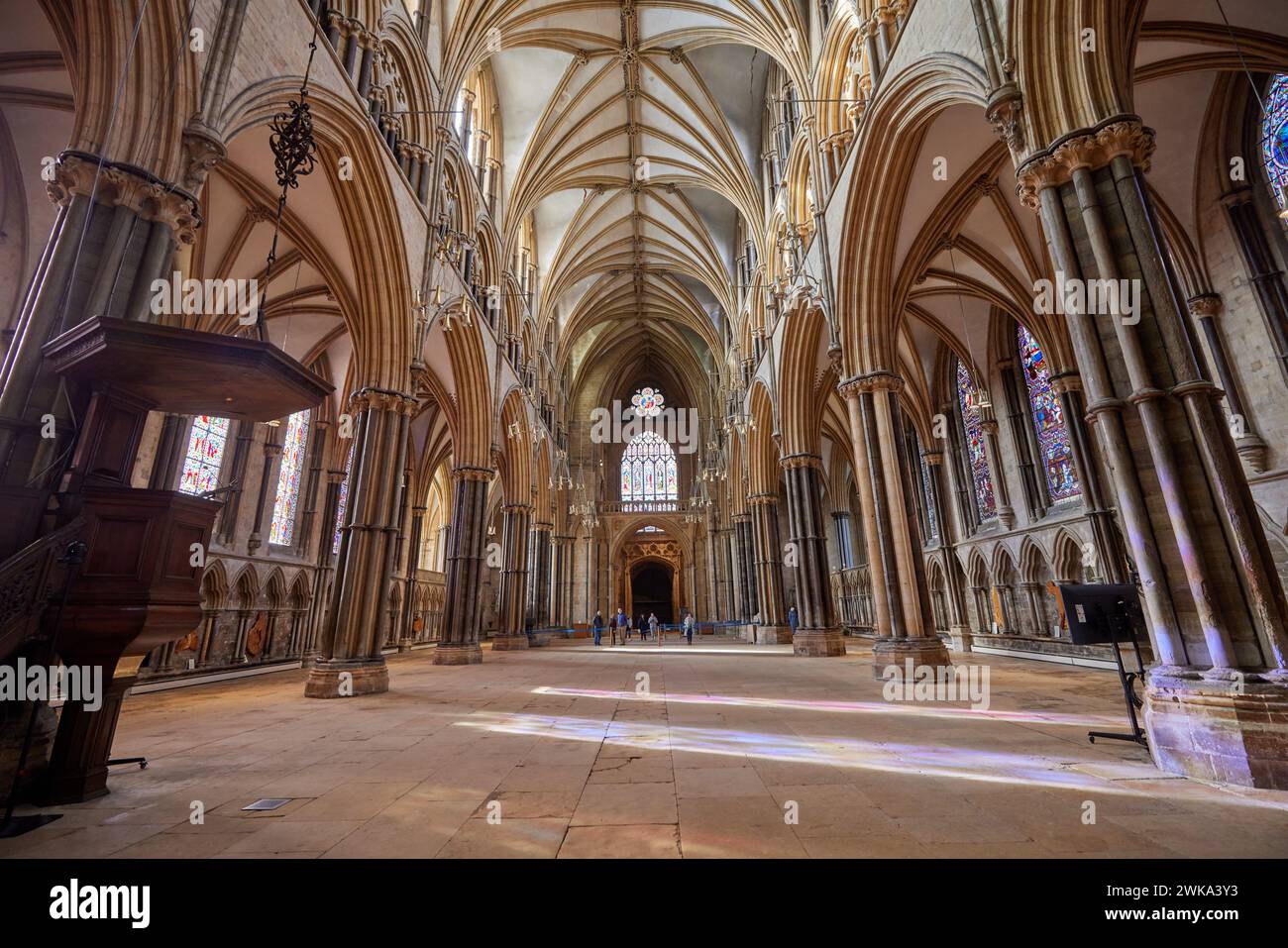 La nef regardant vers l'extrémité ouest de la cathédrale de Lincoln Banque D'Images