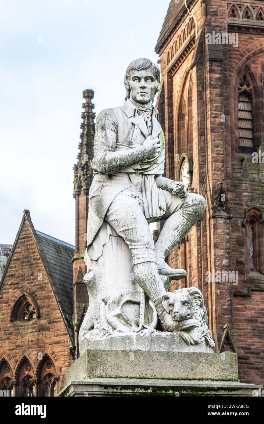 Statue de Robert Burns, poète écossais et barde, Dumfries, Écosse, Royaume-Uni Banque D'Images