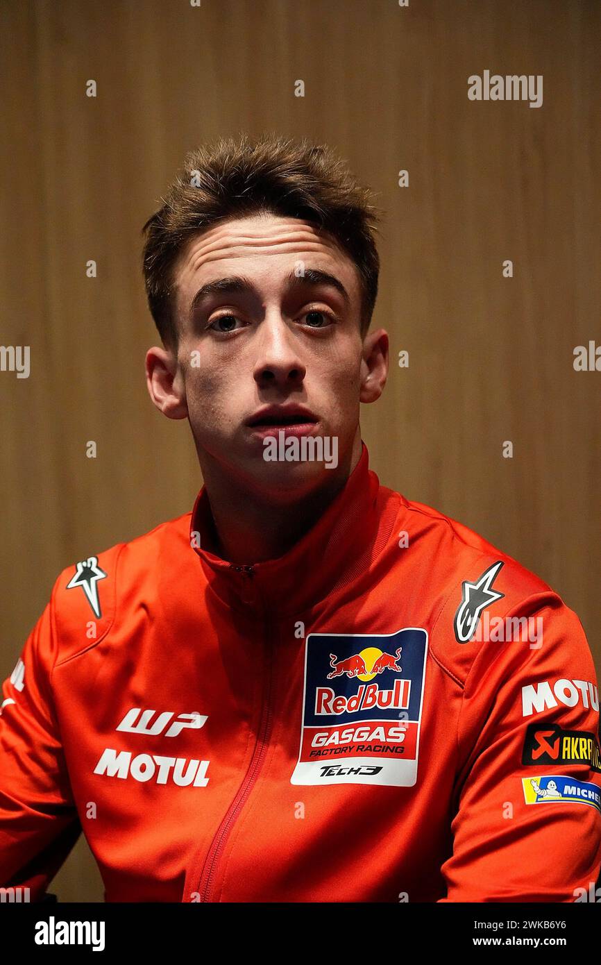 19 février 2024, circuit international de Losail, Doha, essais de MotoGP au Qatar 2024, dans la photo Pedro Acosta d'Espagne, GasGas Factory Racing Tech 3 dans une interview. Banque D'Images
