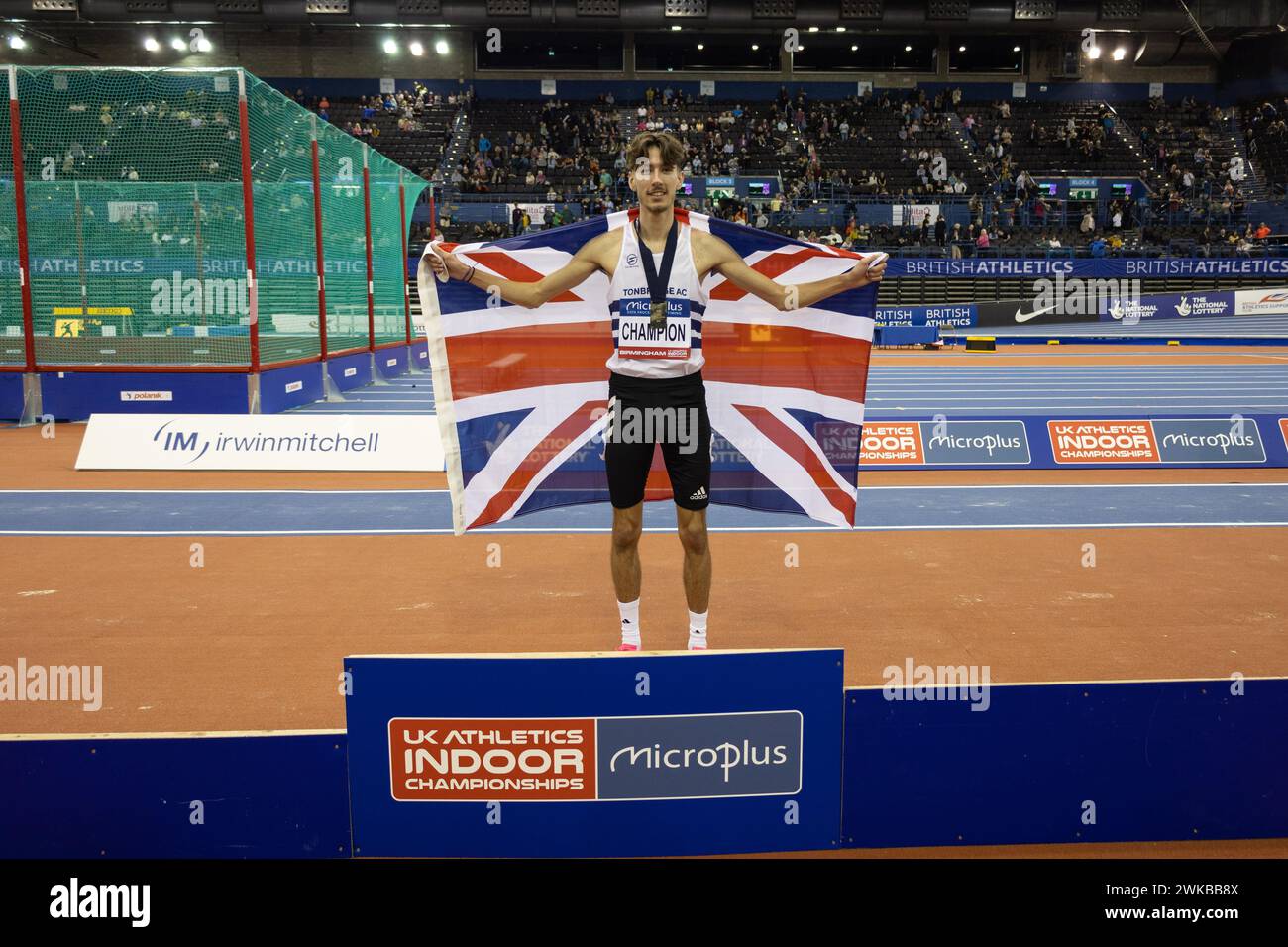 Birmingham, 18 février 2024, HIGGINS Jack, 800m Men podium Pictures, crédit : Aaron Badkin/Alamy Live News Banque D'Images