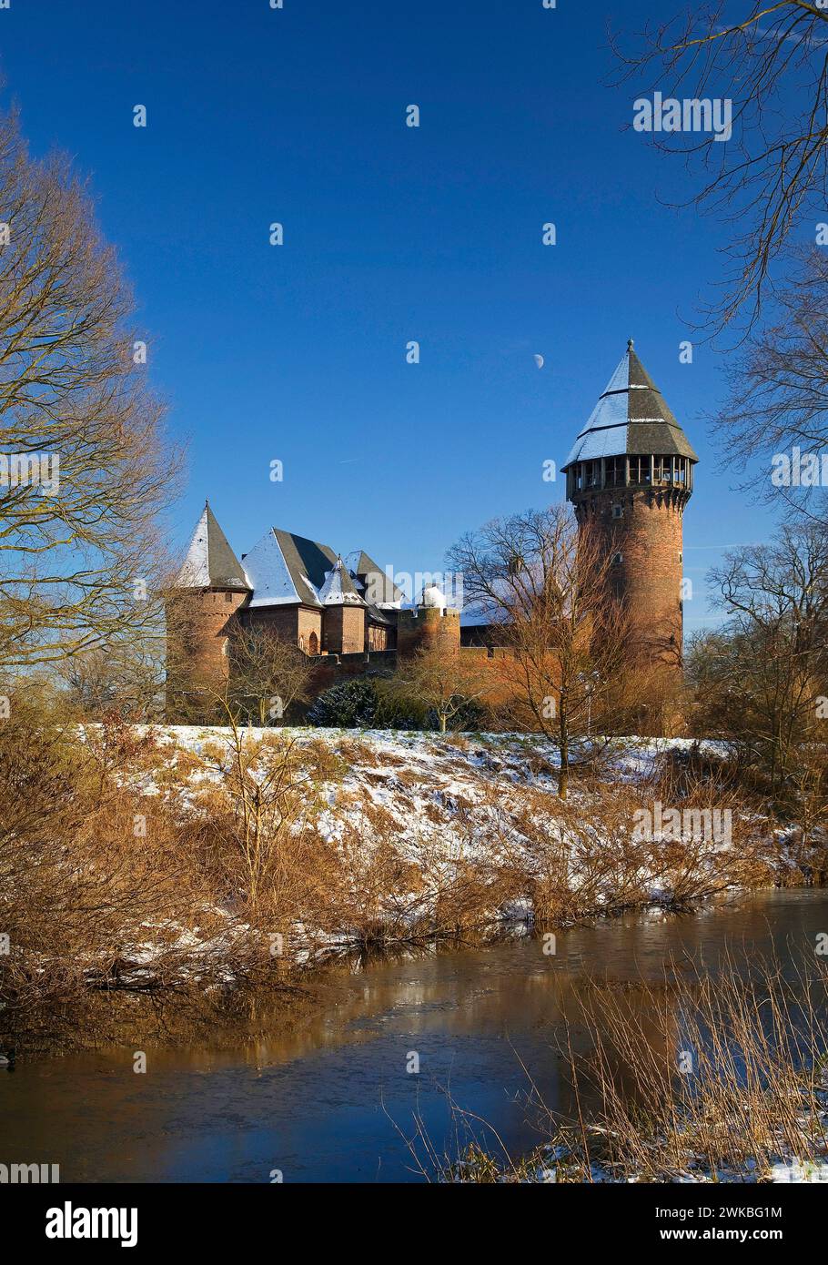 Château de Linn château fossé à Krefeld-Linn en hiver, Allemagne, Rhénanie du Nord-Westphalie, Krefeld Banque D'Images