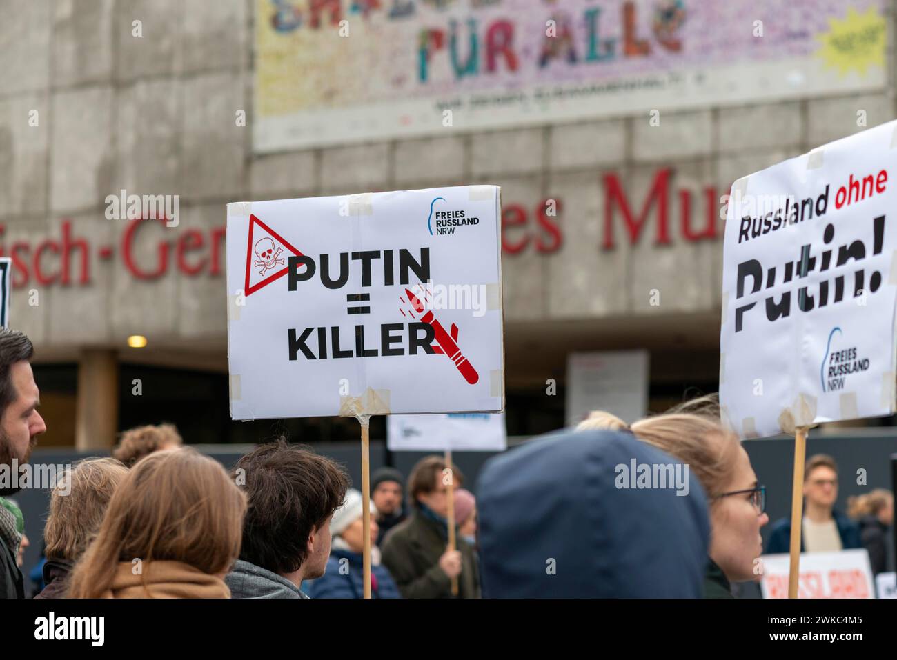 Veillée le 18 février 2024 pour le défunt Alexei Navalny, Roncalliplatz, Cologne, Rhénanie du Nord-Westphalie, Allemagne Banque D'Images