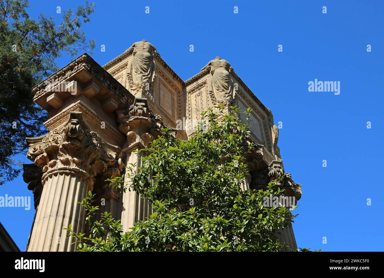 Un fragment de colonnade - le Palais des Beaux-Arts, San Francisco Banque D'Images