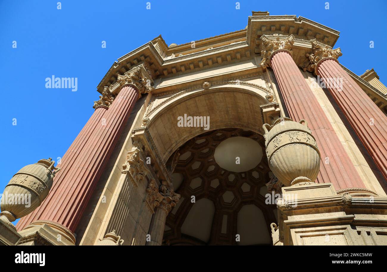 Vue au Palace of Fine Arts, San Francisco, Californie Banque D'Images