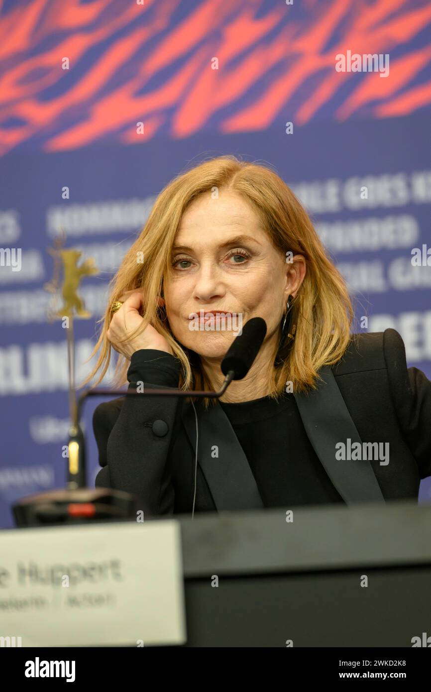 Isabelle Huppert BEI der Pressekonferenz zum film YEOHAENGJAUI PILYO, A TRAVELERS NEEDS von Hong Sangsoo BEI der Berlinale im Hyatt. Pressekonferenz *** Isabelle Huppert à la conférence de presse pour le film YEOHAENGJAUI PILYO, A TRAVELERS NEEDS de Hong Sangsoo à la Berlinale dans la conférence de presse Hyatt Banque D'Images