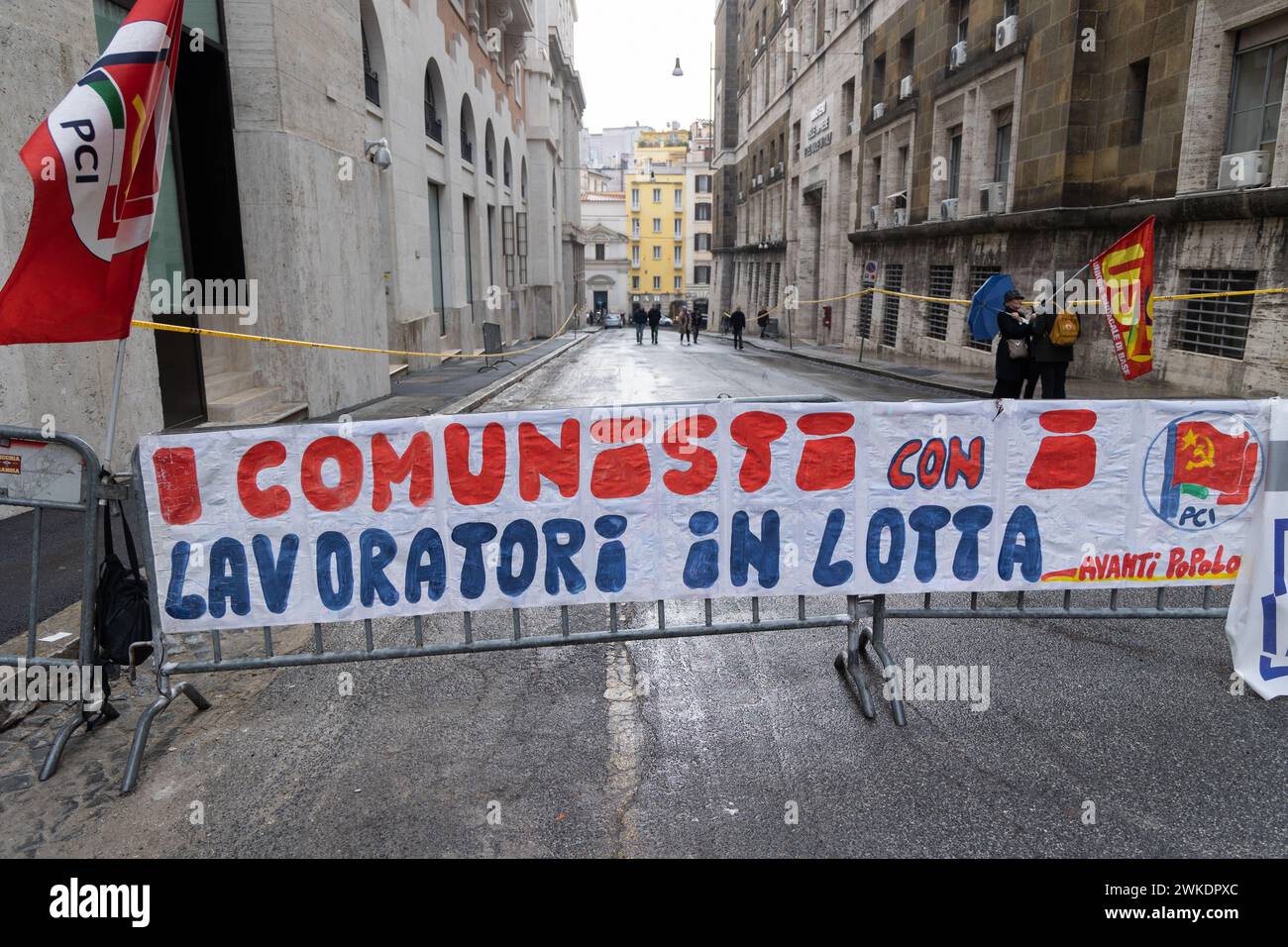 Rome, Italie. 20 février 2024. Sit-in organisé par USB à Rome devant le ministère du travail pour protester contre les accidents du travail en Italie (crédit image : © Matteo Nardone/Pacific Press via ZUMA Press Wire) USAGE ÉDITORIAL SEULEMENT! Non destiné à UN USAGE commercial ! Crédit : ZUMA Press, Inc/Alamy Live News Banque D'Images