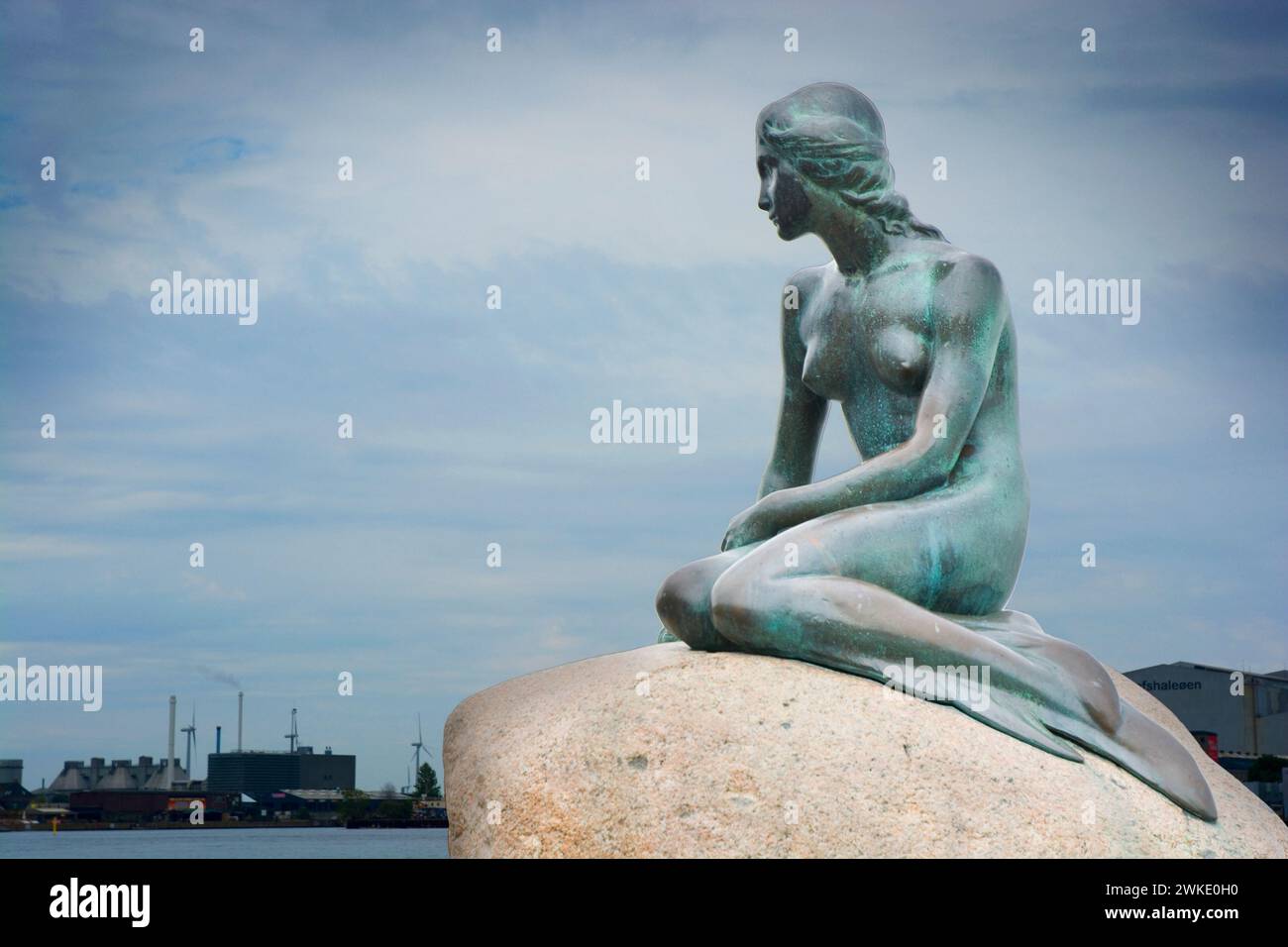 Statue en bronze de la petite Sirène par Edvard Eriksen sur la promenade Langelinie à Copenhague, Danemark Banque D'Images