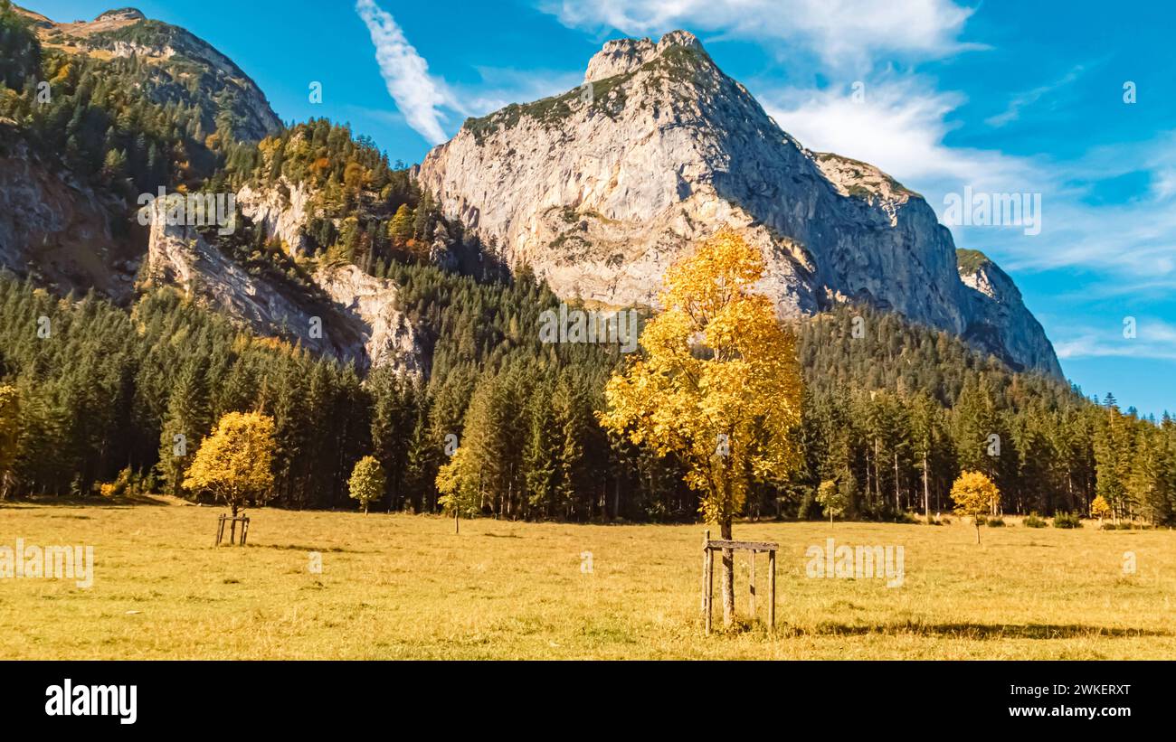 Paysage d'automne alpin ou d'été indien tourné à Grosser Ahornboden, grande érable, Hinterriss, Schwaz, Tyrol, Autriche Ahornboden, Ax 112 Banque D'Images