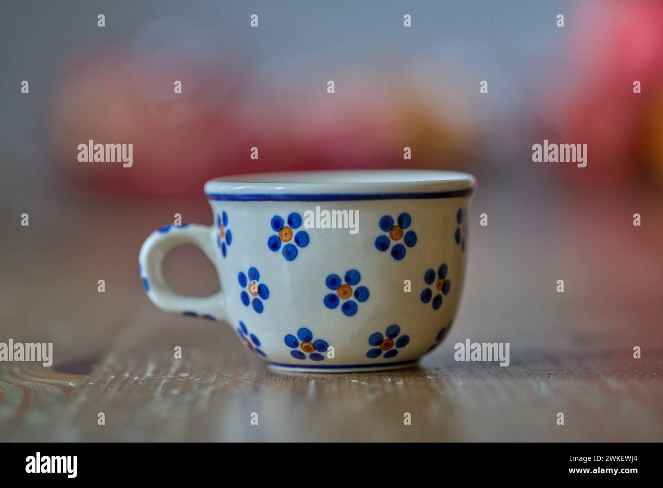 Céramiques de Boleslawiec Bunzlauer keramik tasse à espresso café coloré gros plan Banque D'Images