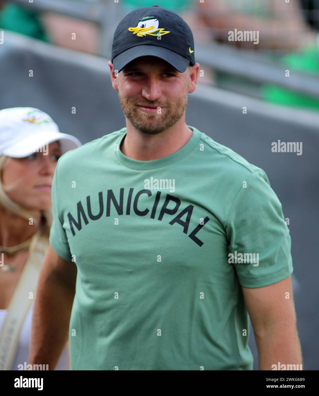 16 septembre 2023 - Wyndham Clark, champion de l'US Open de golf, ancien élève de l'Oregon, lors d'un match entre les Ducks de l'Oregon et les Rainbow Warriors d'Hawaï au stade Autzen à Eugene, OR - Michael Sullivan/CSM (crédit image : © Michael Sullivan/Cal Sport Media) Banque D'Images