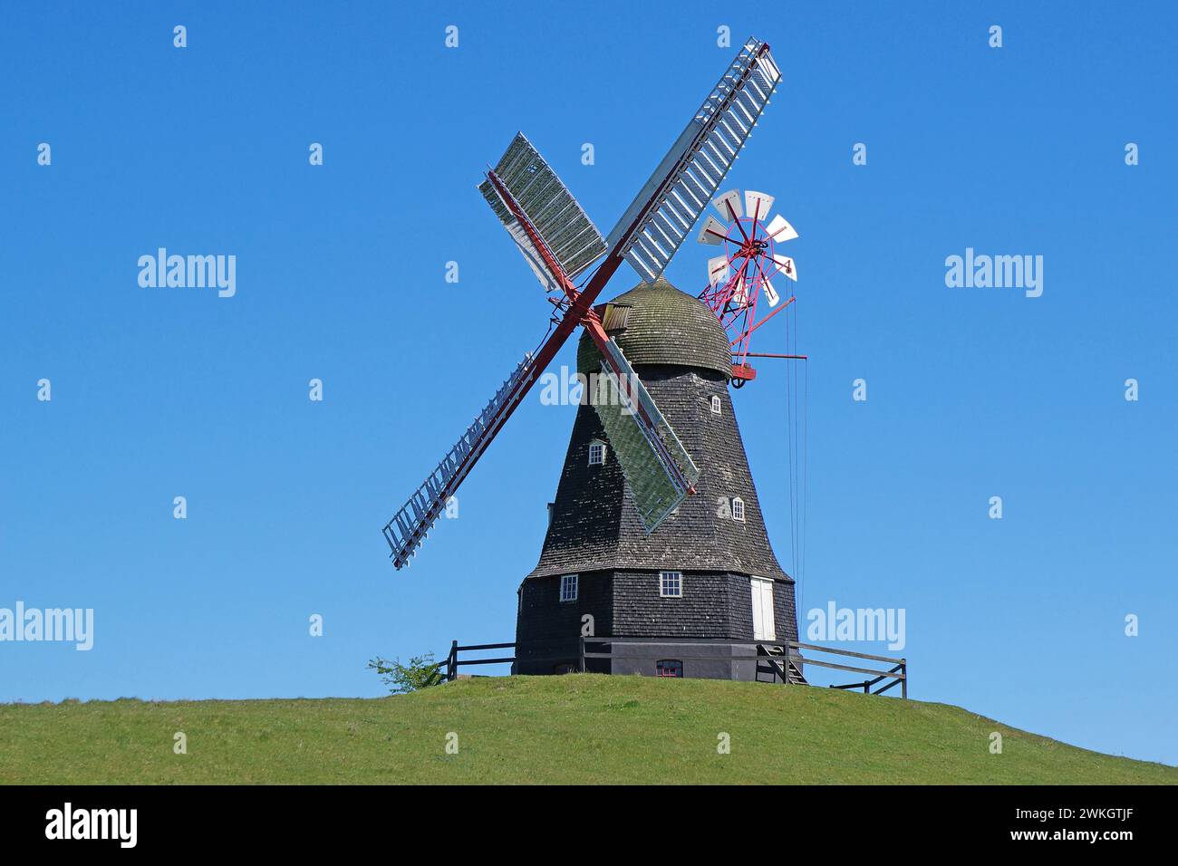 Ancien moulin à vent sur l'île de Langeland, Danemark Banque D'Images