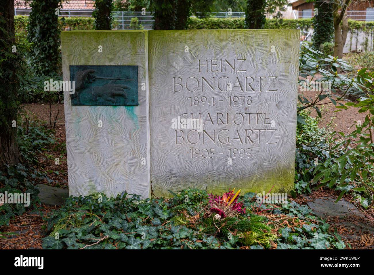 Le cimetière de Loschwitz est le deuxième cimetière du quartier de Loschwitz à Dresde qui est toujours utilisé aujourd'hui, à côté du cimetière de l'église désaffectée Banque D'Images
