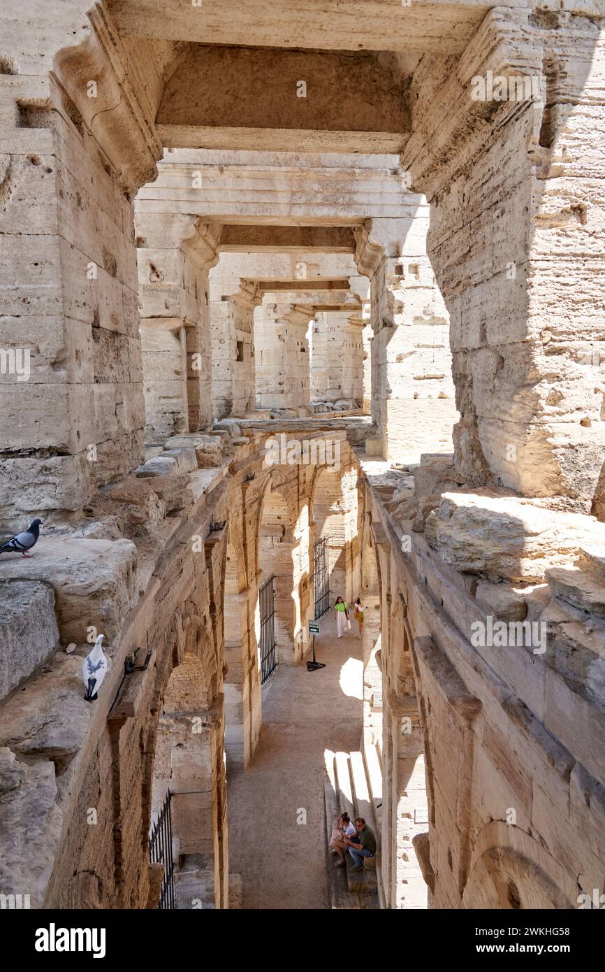 Arènes d’Arles, Amphithéâtre romaine, Arles, Bouches-du-Rhône, Provence-Alpes-Côte d’Azur, France, Europe. Banque D'Images