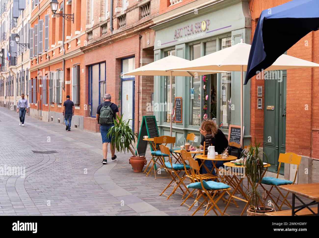 Terrasse Art Tea Shop, Rue des lois, Toulouse, haute-Garonne, Occitanie, France, Europe. Banque D'Images