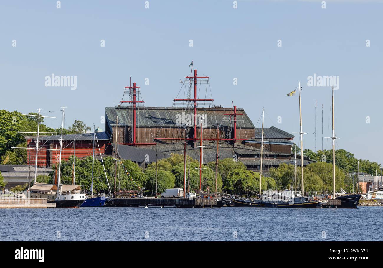 Navires historiques amarrés par l'ancien chantier naval de la marine à Galärvarvet devant le musée Vasa - Vasamuseet à Djurgården, Stockholm Banque D'Images