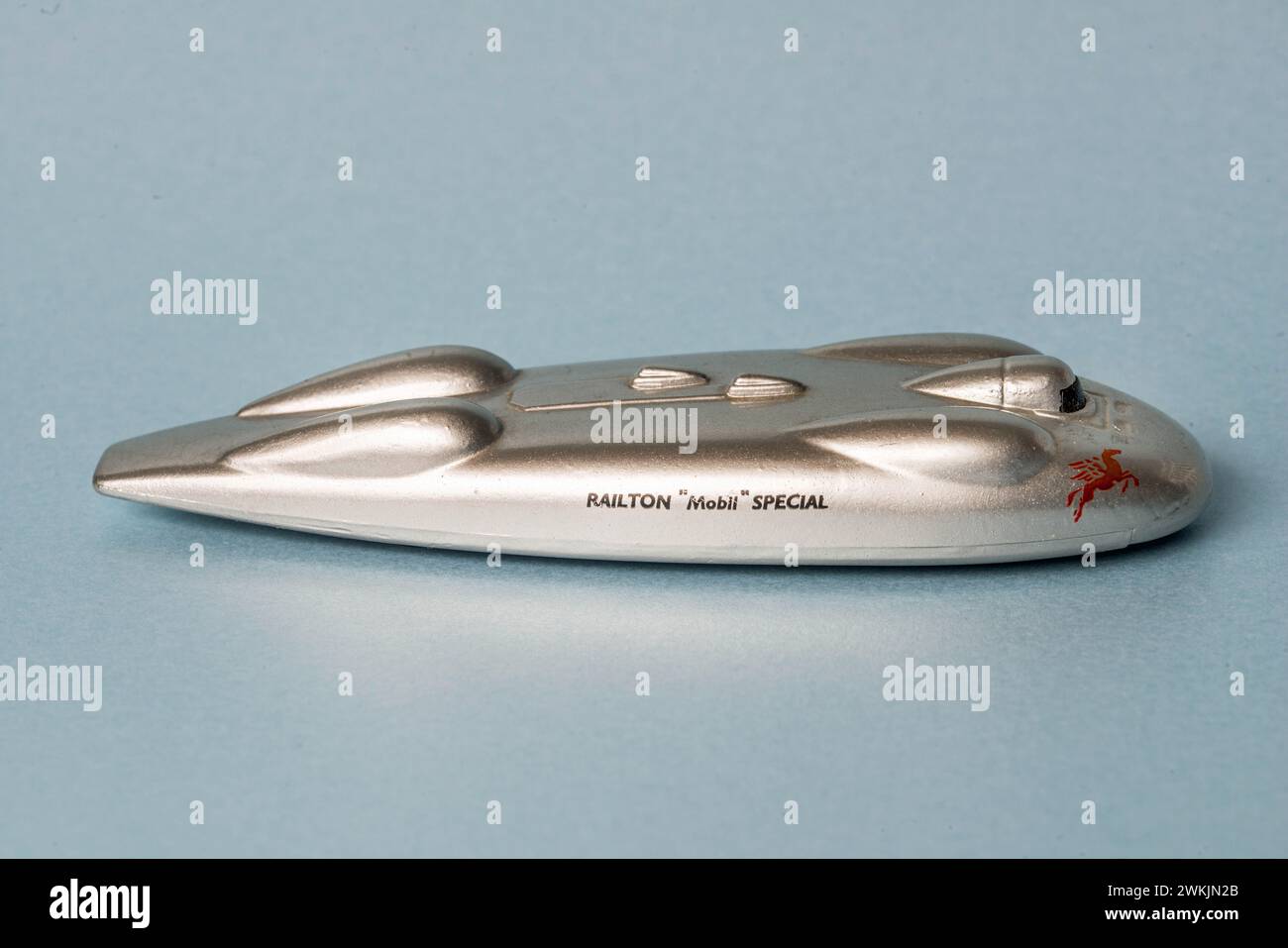 Modèle moulé sous pression de la voiture de record de vitesse terrestre spéciale Railton 'Mobil' de 1947 produite par Lledo PLC, Enfeld Banque D'Images