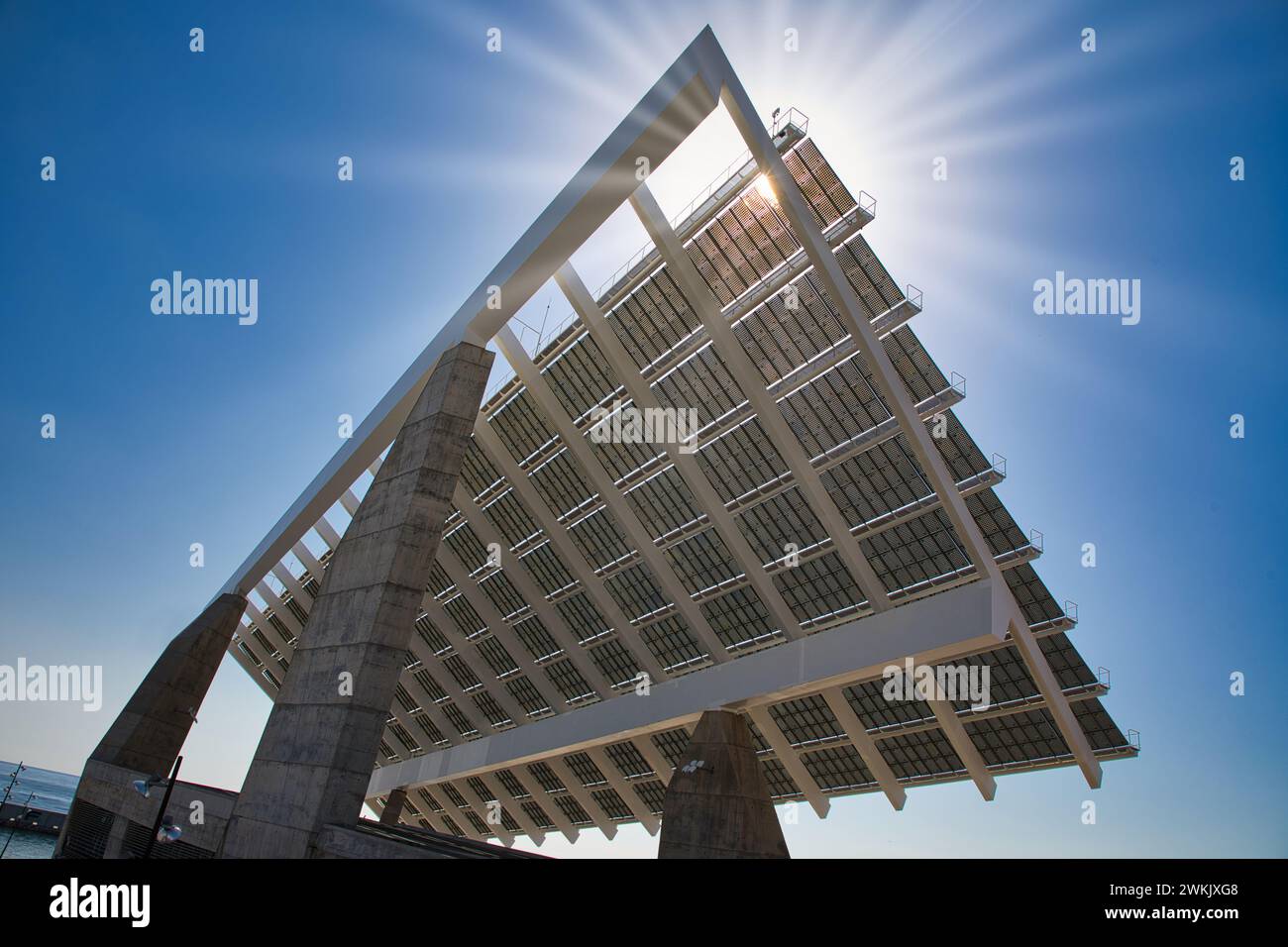 Pergola photovoltaïque, par Elias Torres & José Antonio Martínez Lapeña, Forum, Barcelone, Catalogne, Espagne, Europe Banque D'Images