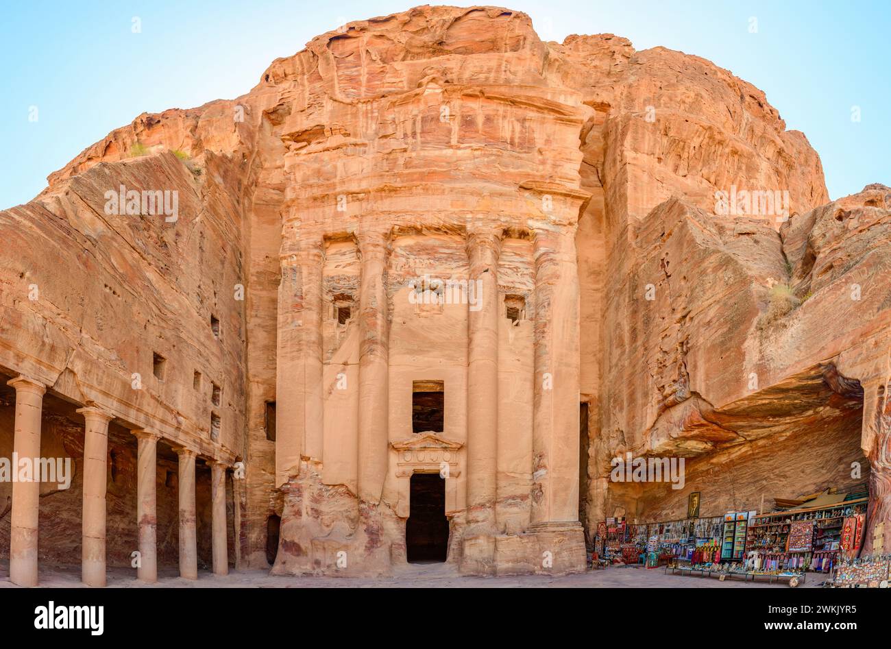 Petra, Jordanie - Une vue de la tombe de l'urne, Petra, site du patrimoine mondial de l'UNESCO, Jordanie, moyen-Orient Banque D'Images