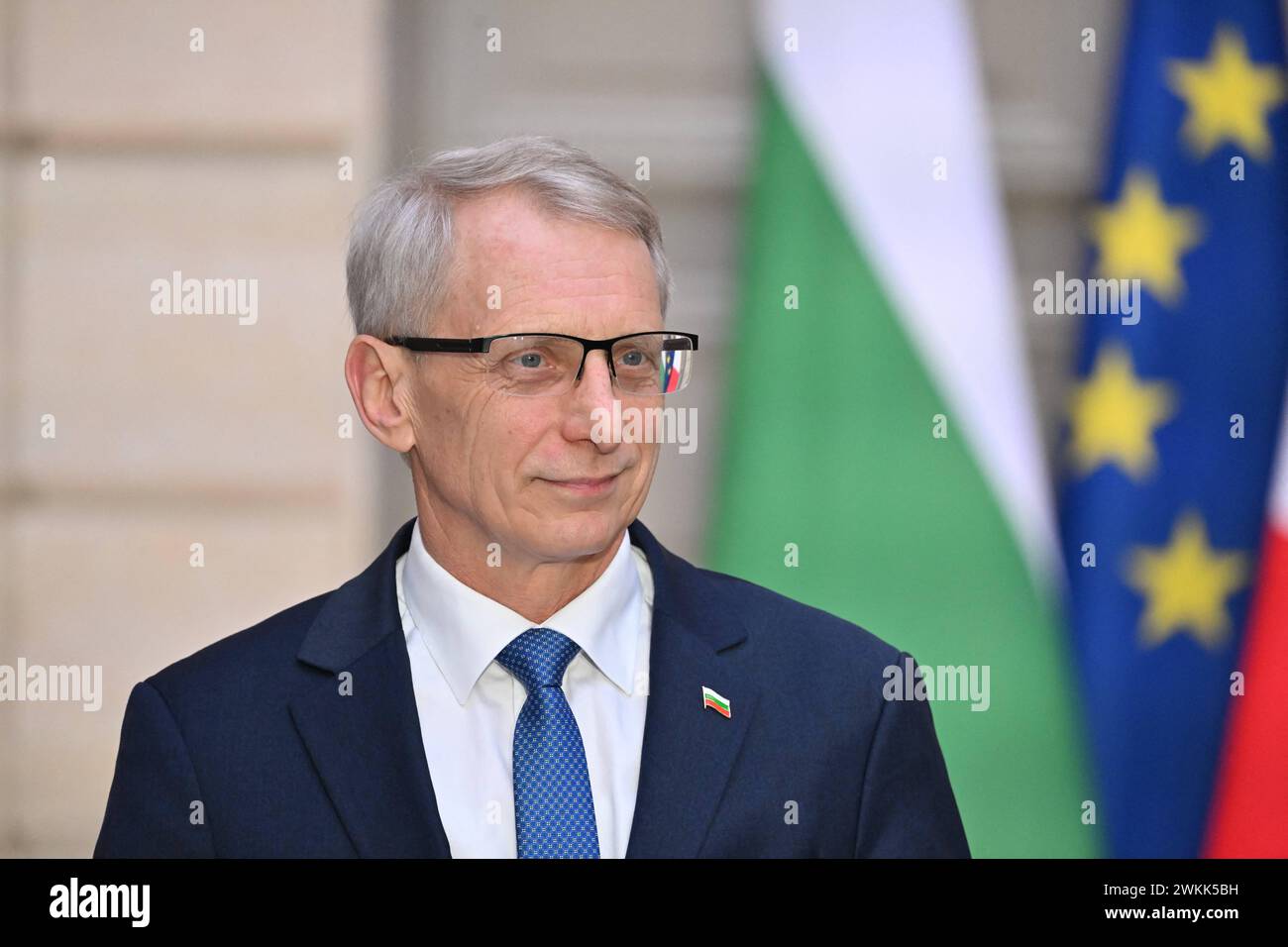 Paris, France. 21 février 2024. Le président français et le premier ministre bulgare Nikolai Denkov donnent une conférence de presse à la suite d'une réunion au Palais de l'Elysée à Paris, France, le 21 février 2024. Photo de Jacques Witt/Pool/ABACAPRESS.COM crédit : Abaca Press/Alamy Live News Banque D'Images