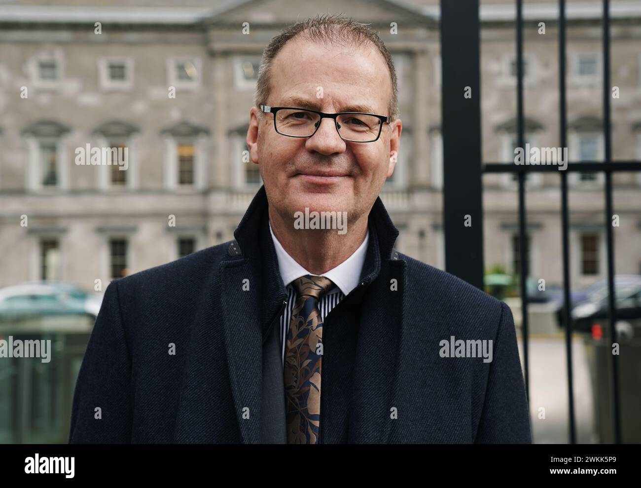 Art O'Leary, directeur général d'an Coimisiun Toghchain, arrive à Leinster House, Dublin, pour une apparition à la Commission mixte de l'Oireachtas sur les affaires de l'Union européenne, pour discuter des prochaines élections européennes de 2024, du droit de vote et de la lutte contre la désinformation. Date de la photo : mercredi 21 février 2024. Banque D'Images