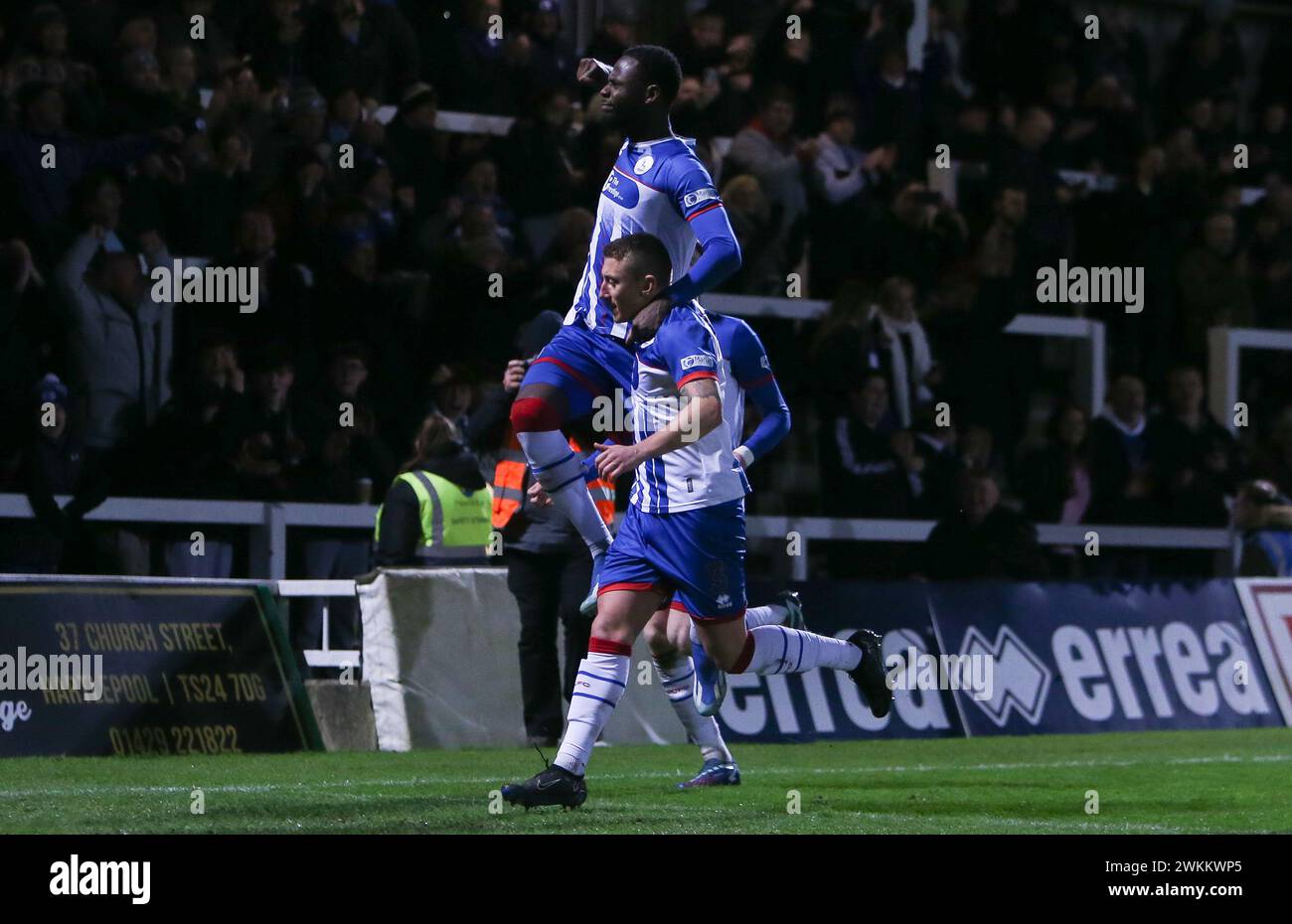 Emmanuel Dieseruvwe de Hartlepool United célèbre son deuxième but lors du match de la Ligue nationale Vanarama entre Hartlepool United et Altrincham au Victoria Park, Hartlepool, le mardi 20 février 2024. (Photo : Michael Driver | mi News) crédit : MI News & Sport /Alamy Live News Banque D'Images