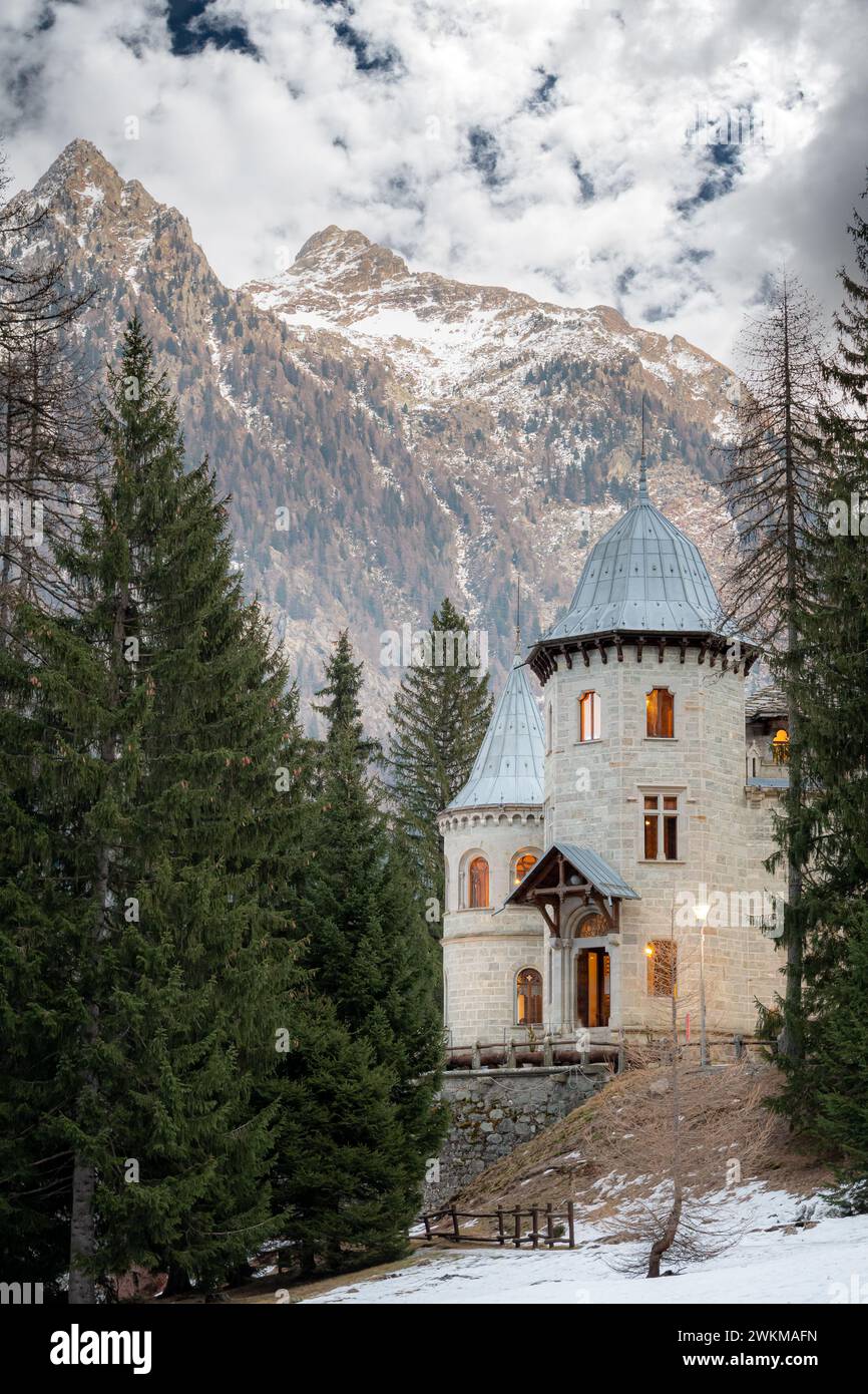 Castel Savoia (France Château Savoie) Villa du XIXe siècle de style éclectique située à Gressoney-Saint-Jean, dans la vallée d'Aoste Banque D'Images
