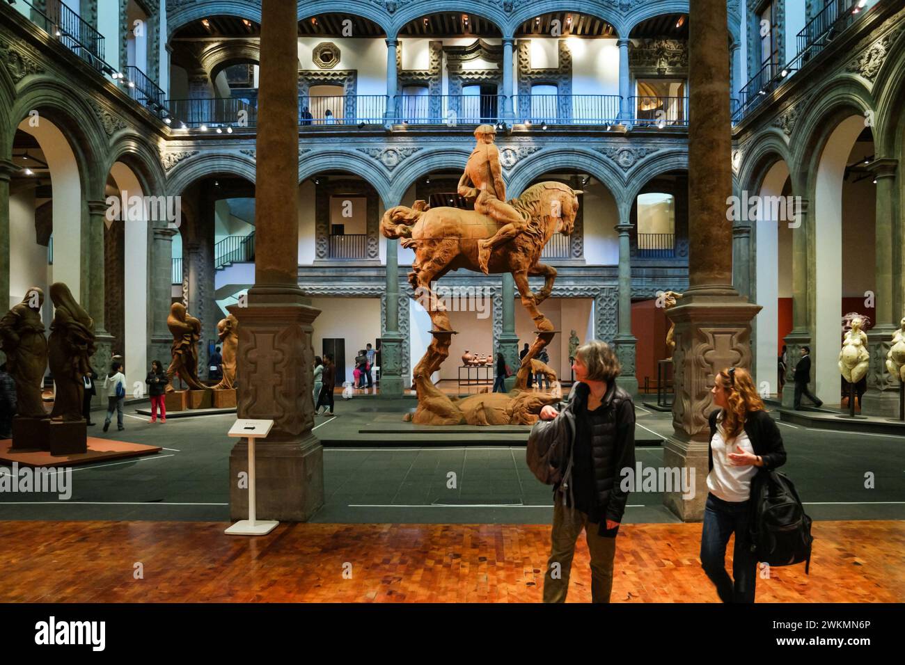 Intérieur du palais de la culture Banamex, Palacio de Iturbide, situé sur la rue Madero à Mexico, Mexique Banque D'Images