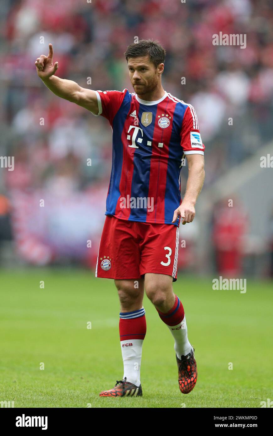 Xabi Alonso FC Bayern MŸnchen 1 Bundesliga Fussball FC Bayern MŸnchen - Hanovre 96 4:0 saison 2014/ 2015 © diebilderwelt / Alamy Stock Banque D'Images