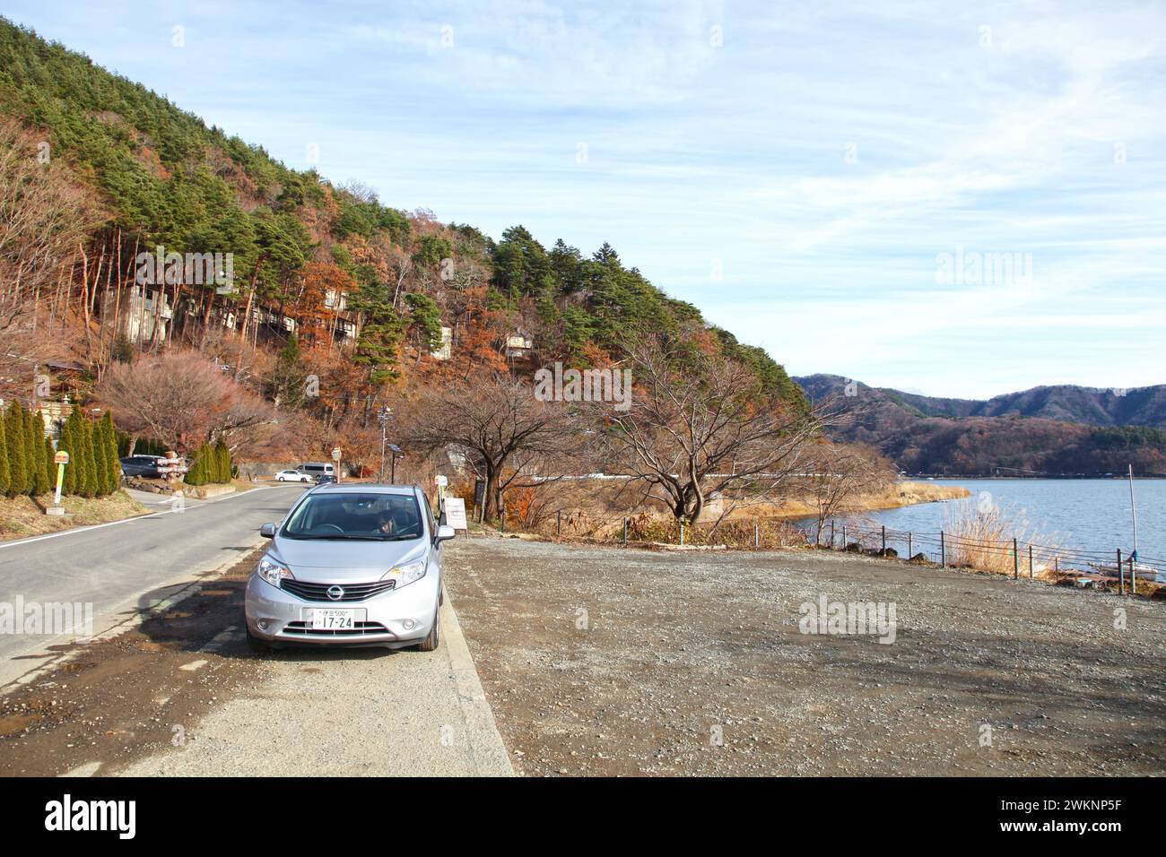 Le côté nord du lac Kawaguchi dans la préfecture de Yamanashi, Japon. Banque D'Images