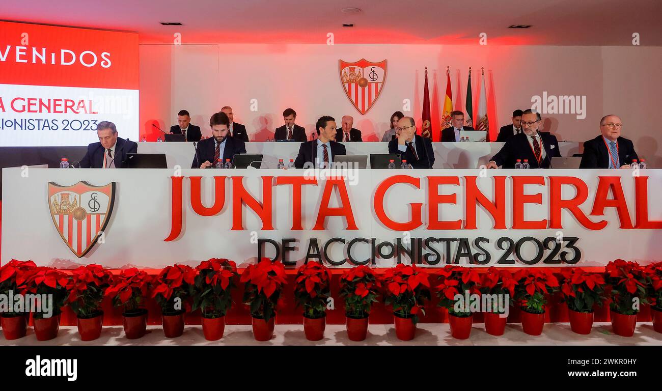 Séville, 12/04/2023. Assemblée générale des actionnaires de Sevilla FC. Photo : Manuel Gómez. Archsev. Crédit : album / Archivo ABC / Manuel Gómez Banque D'Images Séville, 12/04/2023. Assemblée générale des actionnaires de Sevilla FC. Photo : Manuel Gómez. Archsev. Crédit : album / Archivo ABC / Manuel Gómez Banque D'Images