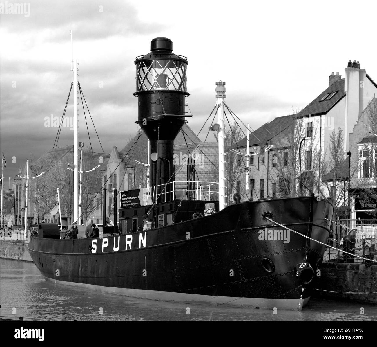 Le Spurn Lightship LS-12 et la nouvelle Marina Area à Hull, Yorkshire, Royaume-Uni Banque D'Images