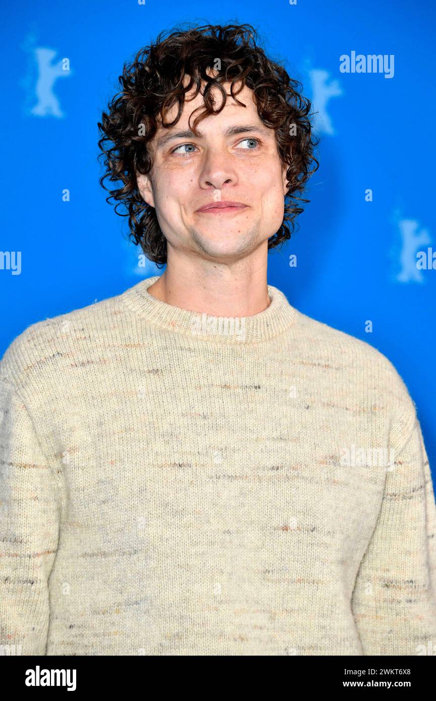 Douglas Smith beim Photocall zum Kinofilm Seven Veils auf der Berlinale 2024 / 74. Internationale Filmfestspiele Berlin im Hotel Grand Hyatt. Berlin, 22.02.2024 *** Douglas Smith à l'appel photo pour le long métrage sept voiles au Festival international du film de Berlin de la Berlinale 2024 74 à l'Hôtel Grand Hyatt Berlin, 22 02 2024 Foto:Xn.xKubelkax/xFuturexImagex voiles_4264 Banque D'Images