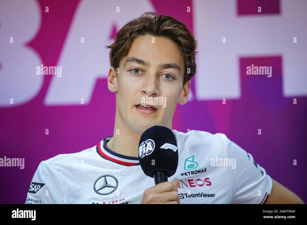 Sakhir, Bahreïn. 22 février 2024. RUSSELL George (gbr), Mercedes AMG F1 Team W15, portrait, conférence de presse lors des essais de pré-saison de formule 1 Aramco 2024 du Championnat du monde de formule 1 FIA 2024 du 21 au 23 février 2024 sur le circuit international de Bahreïn, à Sakhir, Bahreïn - photo Eric Alonso/DPPI essais de pré-saison F1 à Bahreïn sur le circuit International de Bahreïn le 22 février 2024 à Sakhir, Bahreïn. (Photo de HOCH Zwei) crédit : dpa/Alamy Live News Banque D'Images