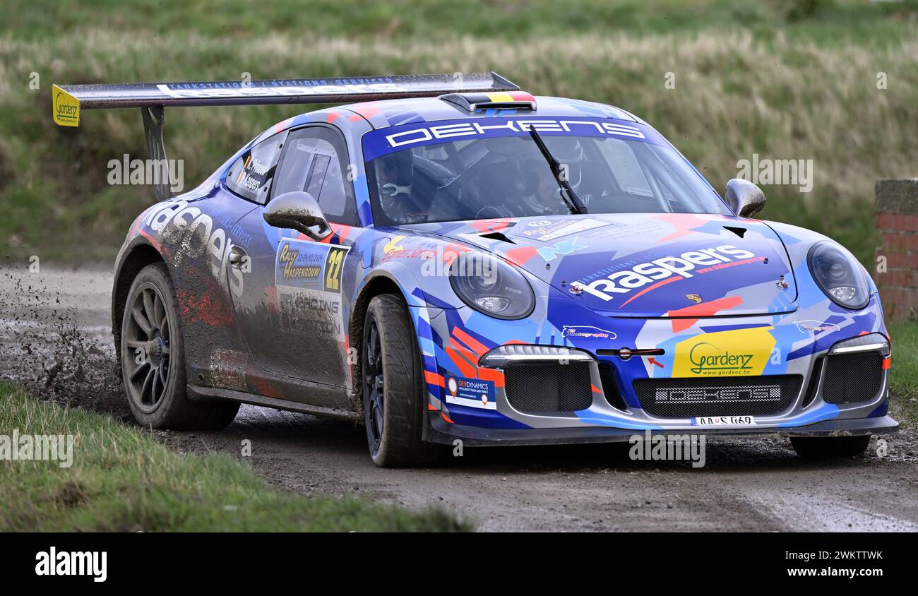 Sint Truiden, Belgique. 22 février 2024. Les belges Kris Princen et Peter Kaspers dans leur Porsche 991 GT3 photographiés en action lors du test de conduite avant le Haspengouw Rally de ce week-end, jeudi 22 février 2024 à Sint-Truiden, première étape du Championnat de Belgique des Rallyes. BELGA PHOTO LUC CLAESSEN crédit : Belga News Agency/Alamy Live News Banque D'Images