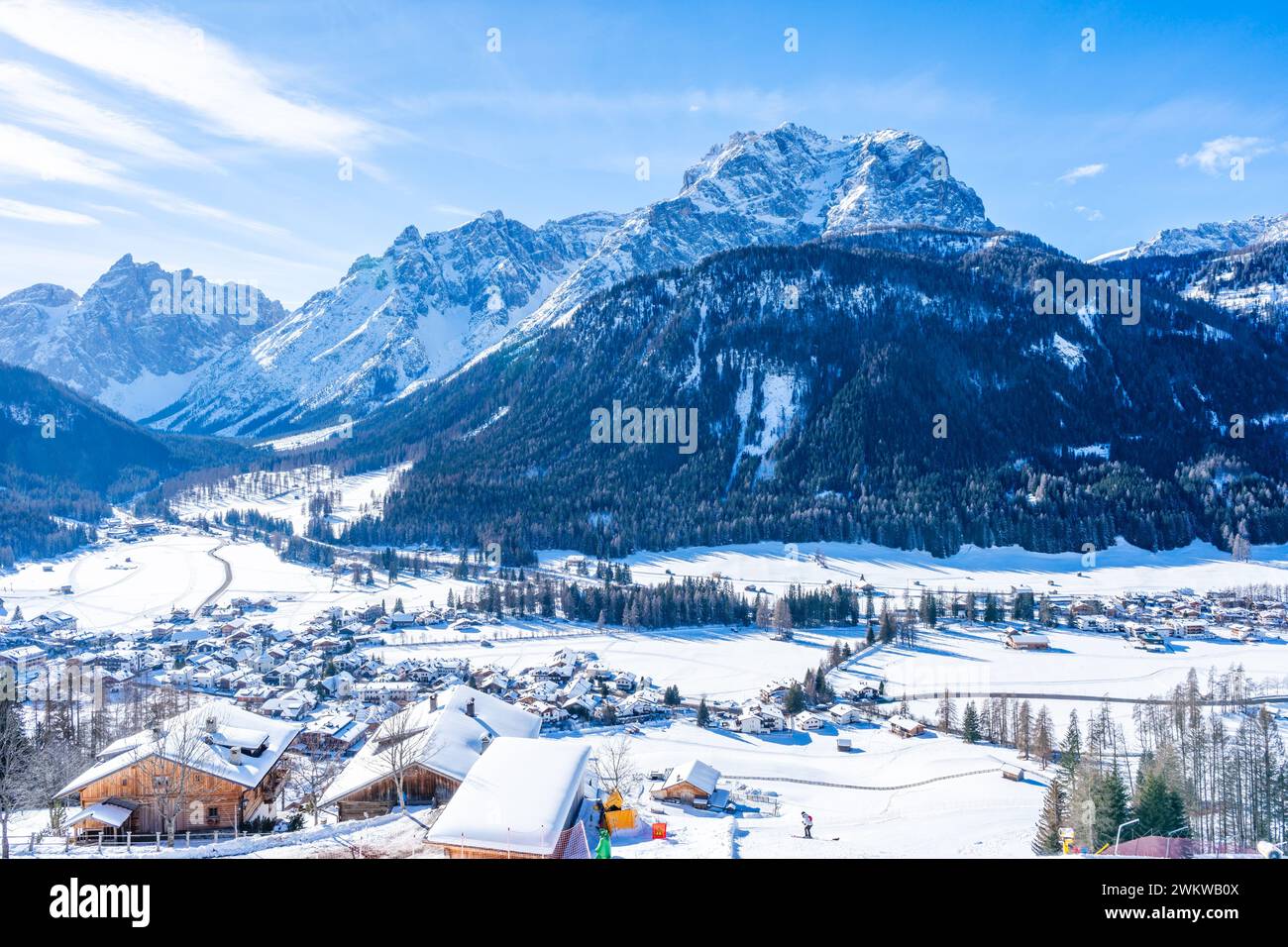 Paysage d'hiver avec Dolomites enneigées à Kronplatz, Italie Banque D'Images