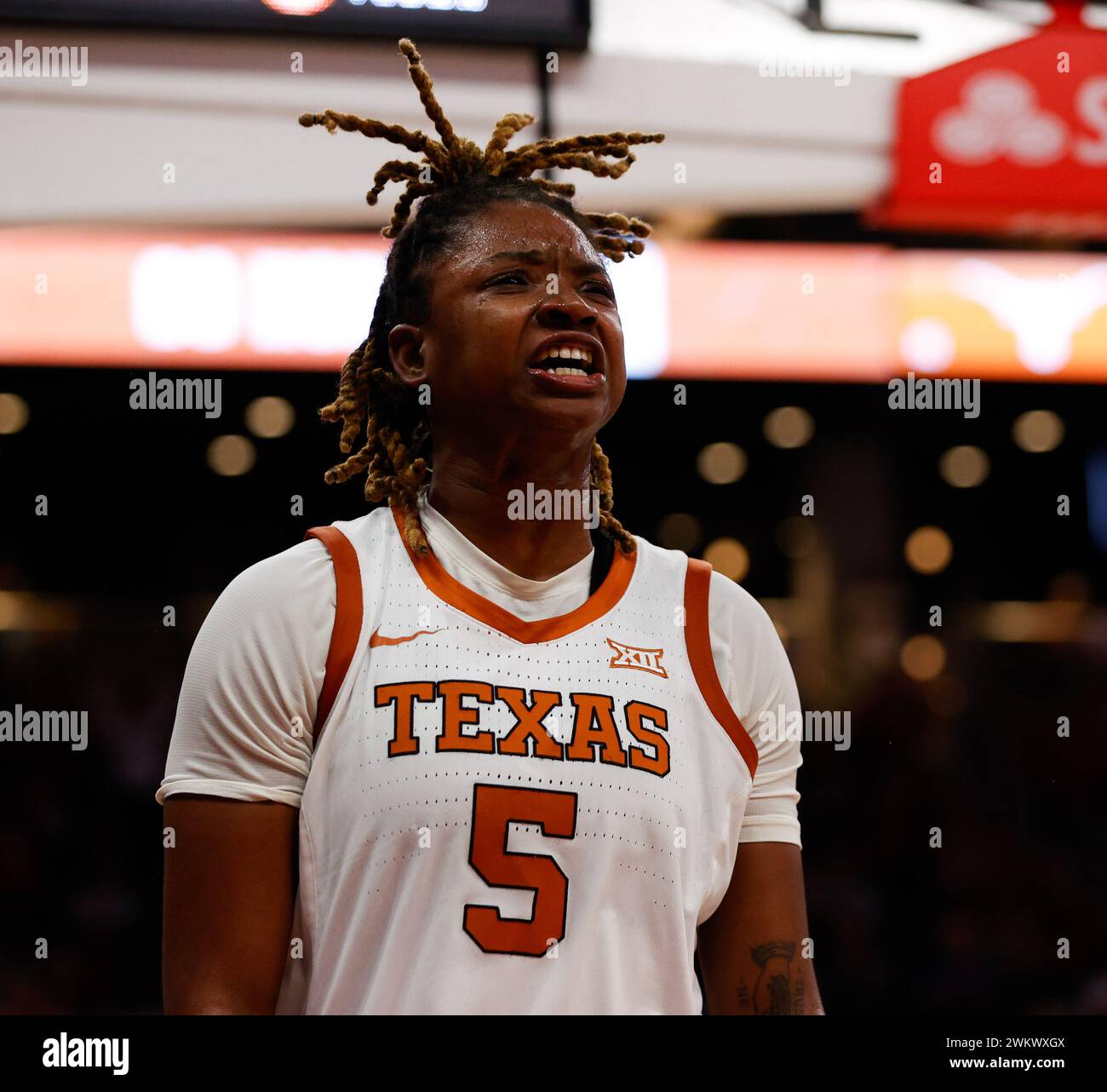 21 février 2024 : L'attaquante du Texas DeYona Gaston (5 ans) réagit après avoir tiré une faute lors d'un match de basket-ball féminin des Big 12 entre les Texas Longhorns et les Texas Tech Red Raiders le 21 février 2024. Texas Won, 77-72. (Crédit image : © Scott Coleman/ZUMA Press Wire) USAGE ÉDITORIAL SEULEMENT! Non destiné à UN USAGE commercial ! Banque D'Images