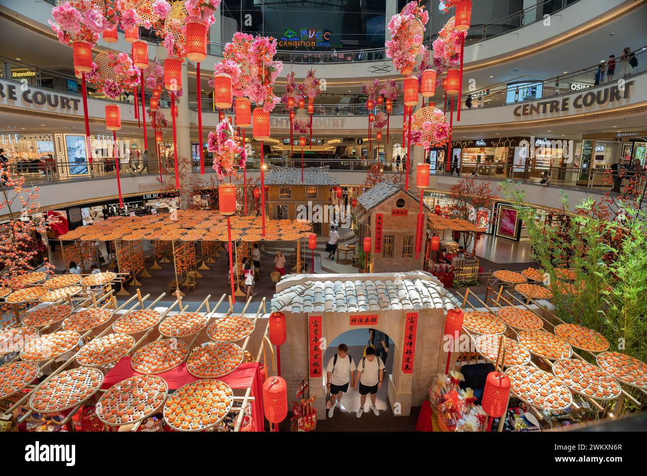 Kuala Lumpur, Malaisie - février 16,2024 : belle décoration du nouvel an chinois à Mid Valley Megamall. Banque D'Images