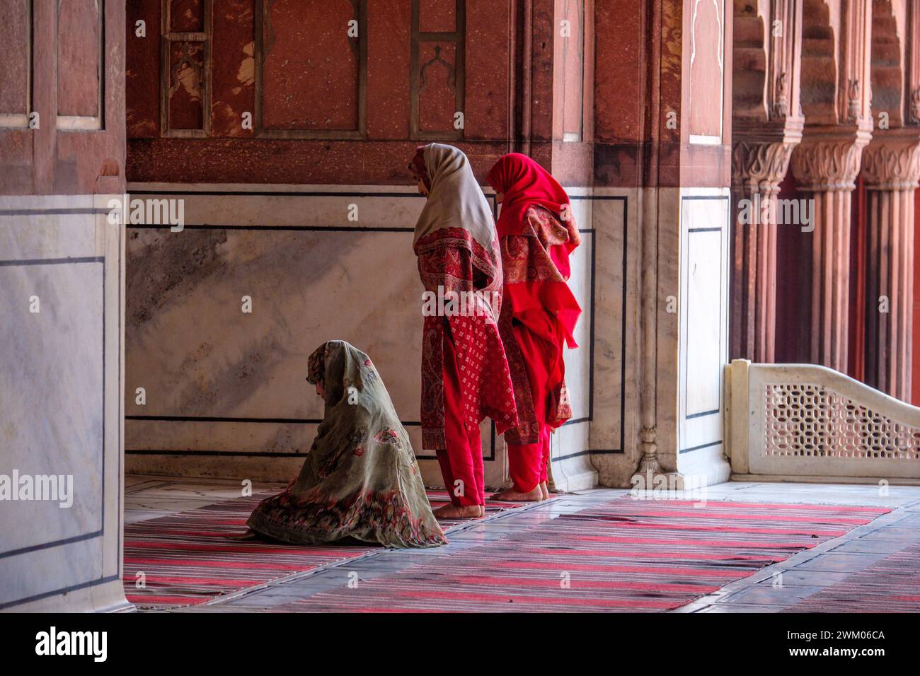 Femmes adoratrices à la mosquée Jama Masjid à Delhi Banque D'Images