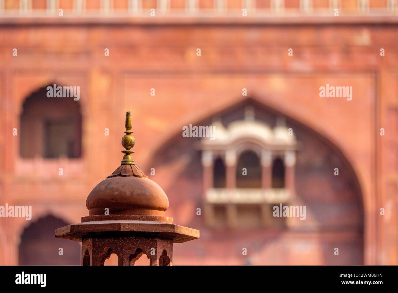 Architecture islamique à la mosquée Jama Masjid à Delhi qui est la plus grande mosquée en Inde Banque D'Images