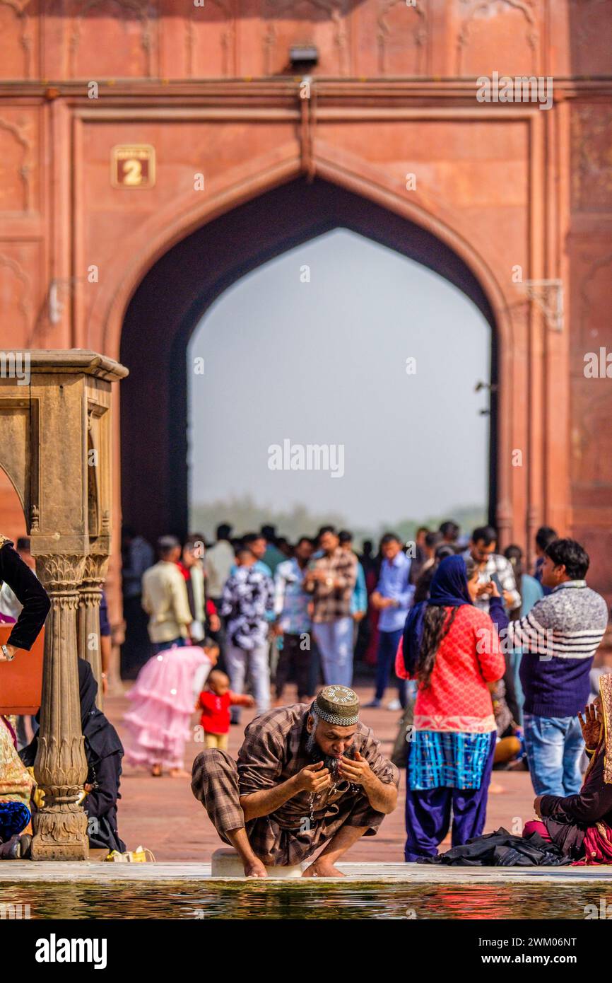 Fidèles à la mosquée Jama Masjid à Delhi Banque D'Images