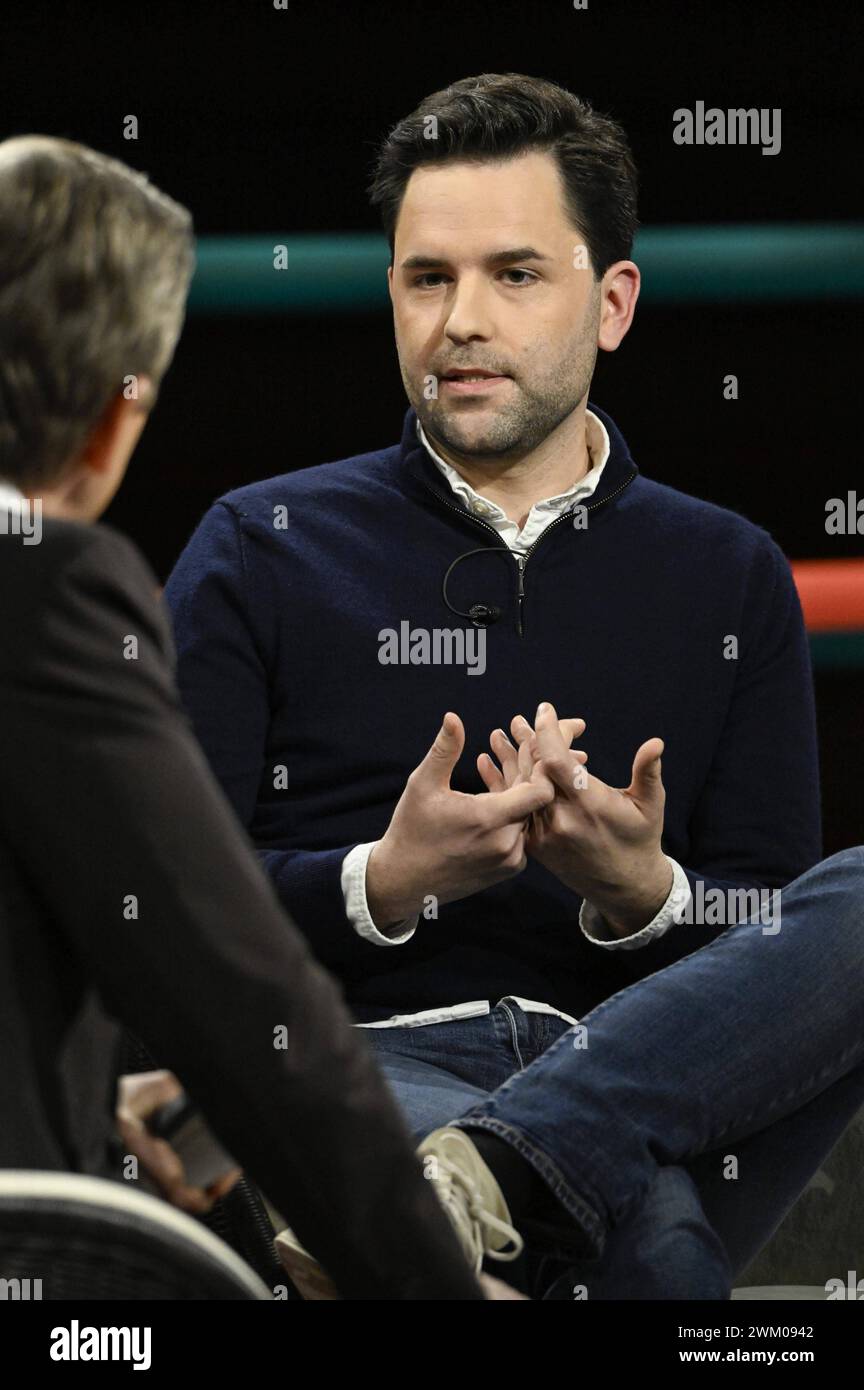 Johannes Winkel Re. Und Markus Lanz 02/24 son Markus Lanz Li. Und Johannes Winkel AM 21. Februar 2024 à Markus Lanz , ZDF TV Fernsehen Talkshow Talk Show Deutschland deutsche deutscher Mann Männer Politiker Politik Junge Union JU Vorsitzender Chef journaliste Journalismus modérateur Autor Fotografie Fotograf politicien allemand journaliste animateur présentateur photographe auteur hoch halb sitzend sprechend gestkulierend *** Johannes Winkel Re et Markus Lanz 02 24 son Markus Lanz Li et Johannes Winkel le 21 février 2024 à Markus Lanz , ZDF TV TV talk show Talk Banque D'Images