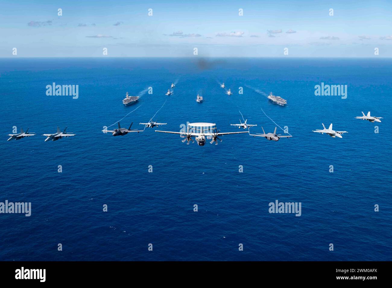 USS Carl Vinson (CVN 70) Multi-large Deck Event dans la mer des Philippines le 31 janvier 2024. Photo de Joshua Sapien Banque D'Images