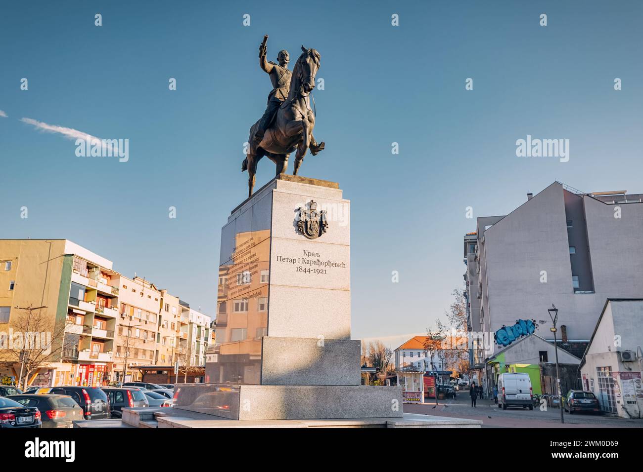 04 janvier 2024, Novi Sad, Serbie : Roi sur une statue de cheval dans la vieille ville Banque D'Images