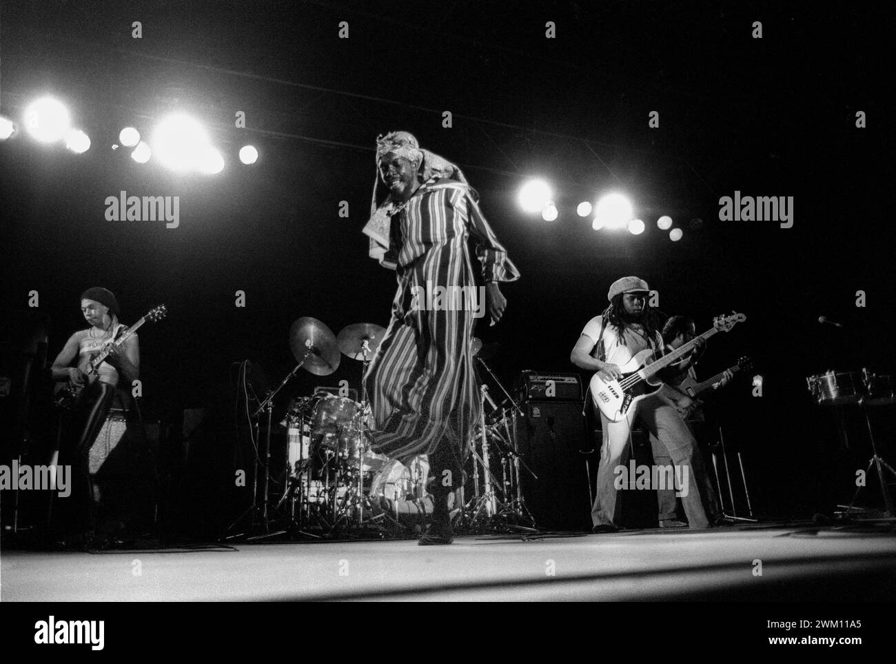 3824982 Peter Tosh ; (add.info.: Rome, 1980. Musicien reggae Peter Tosh en concert / Roma, 1980. Il cantante reggae Peter Tosh en concerto) ; © Marcello Mencarini. Tous droits réservés 2024. Banque D'Images